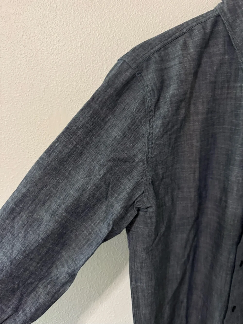 Banana Republic Chambray Long Sleeve Button Down Shirt Blue Standard Fit NWT-S
